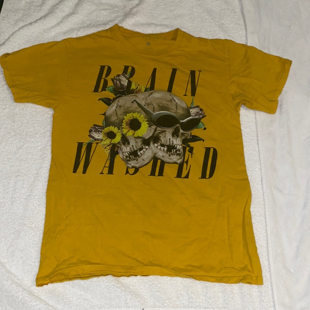 YELLOW T-SHIRT GRAPHIC DESIGN